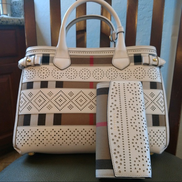 Burberry Handbags - Authentic Burberry purse and wallet. NEVER USED